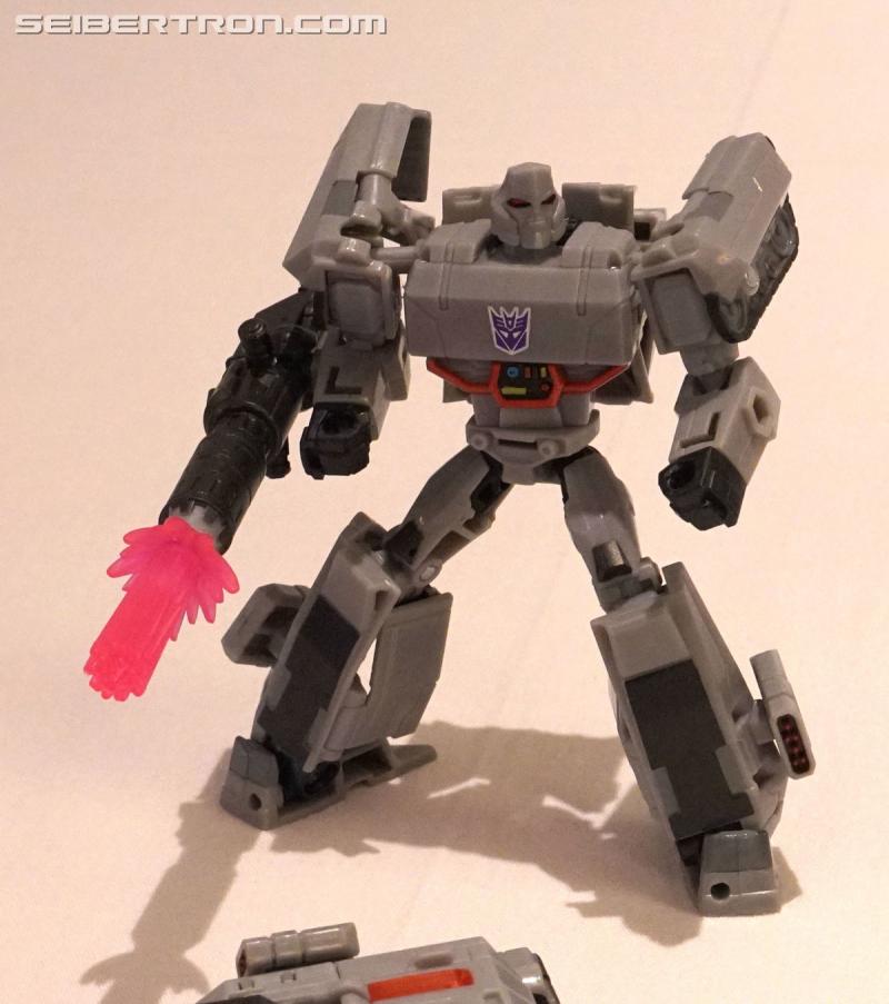 NYCC 2019: Transformers Cyberverse Deluxe Class reveals - Transformers Event: DSC05561b