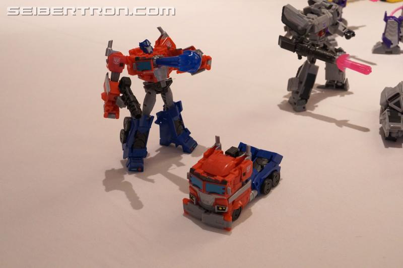 NYCC 2019: Transformers Cyberverse Deluxe Class reveals - Transformers Event: DSC05567
