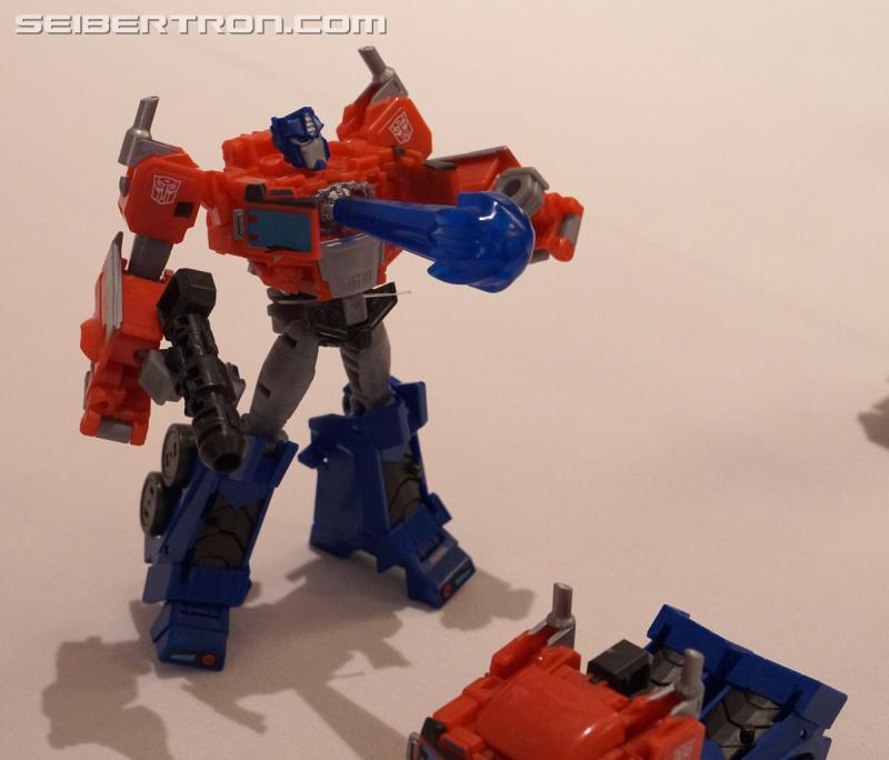 NYCC 2019: Transformers Cyberverse Deluxe Class reveals - Transformers Event: DSC05569