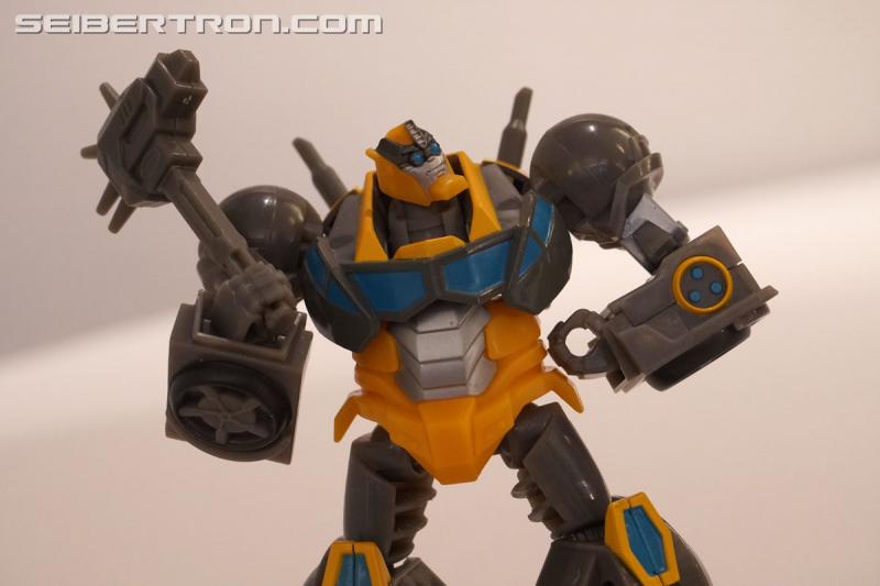 NYCC 2019: Transformers Cyberverse Deluxe Class reveals - Transformers Event: DSC05578