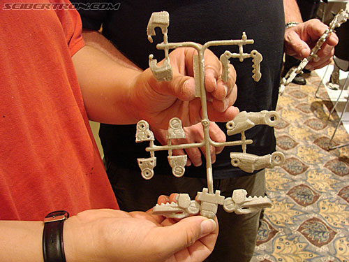 BotCon 2007: Customizing Class & 3-D Display Classes - Transformers Event: DSC05841