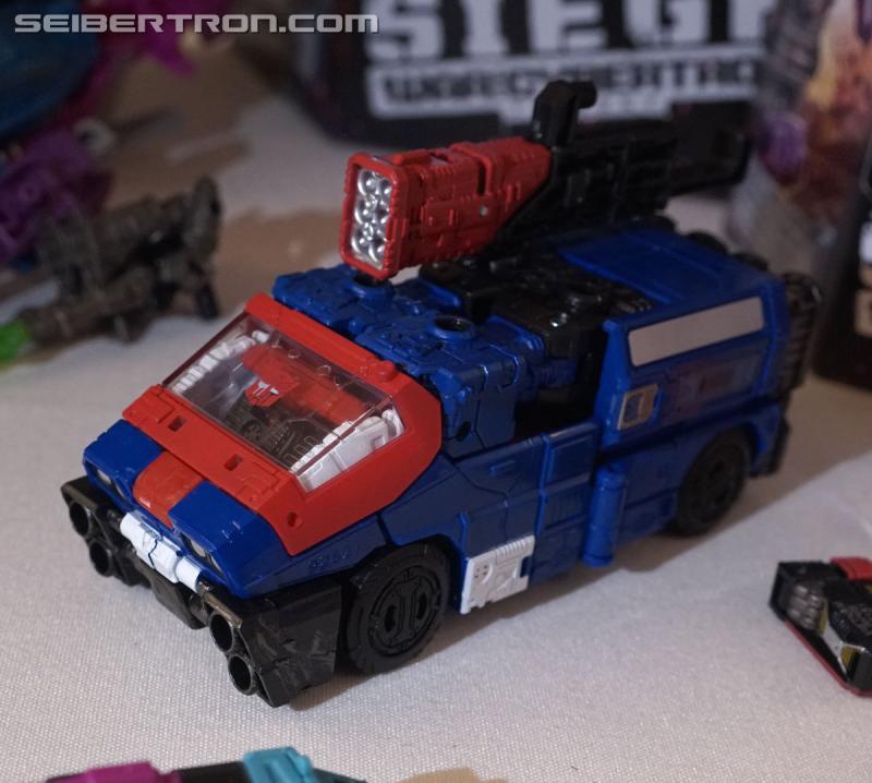 NYCC 2019: Unboxing of Fall 2019 Transformers WFC SIEGE products - Transformers Event: DSC05326a