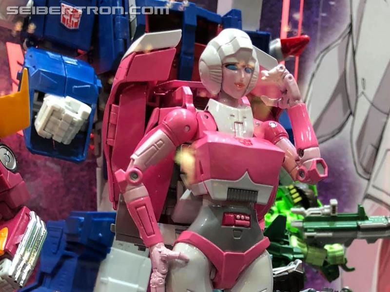 Wonderfest 2020: Masterpiece MP-50 Tigatron, MP-51 Arcee and MP-48 Lio Convoy - Transformers Event: Wonderfest 2020 012b