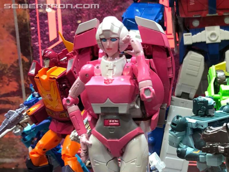 Wonderfest 2020: Masterpiece MP-50 Tigatron, MP-51 Arcee and MP-48 Lio Convoy - Transformers Event: Wonderfest 2020 016a