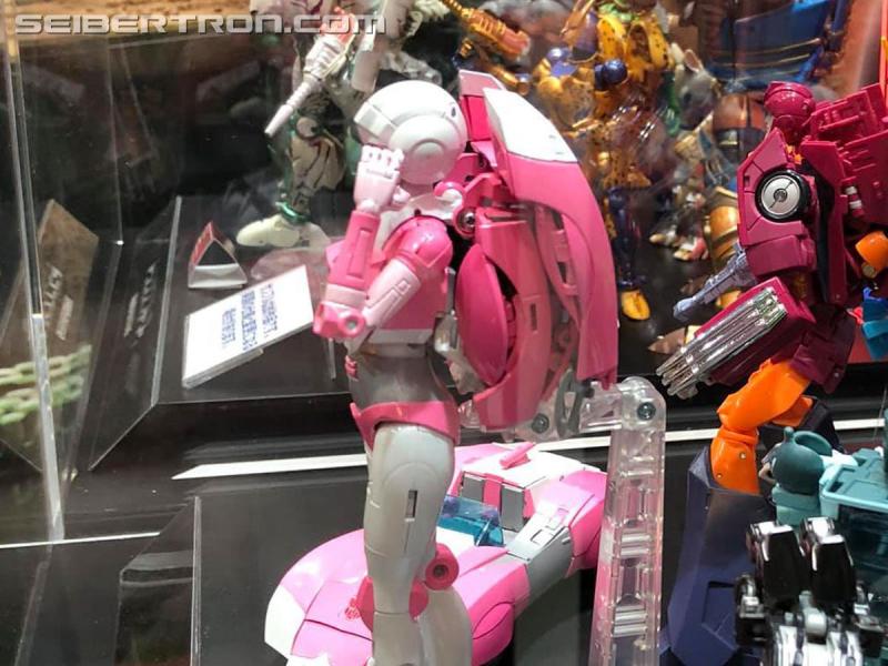 Wonderfest 2020: Masterpiece MP-50 Tigatron, MP-51 Arcee and MP-48 Lio Convoy - Transformers Event: Wonderfest 2020 022a