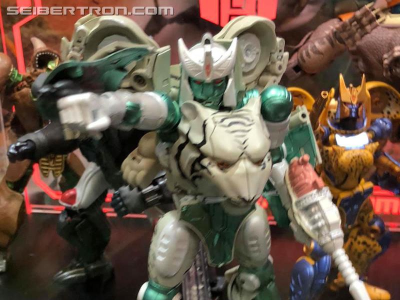 Wonderfest 2020: Masterpiece MP-50 Tigatron, MP-51 Arcee and MP-48 Lio Convoy - Transformers Event: Wonderfest 2020 029a