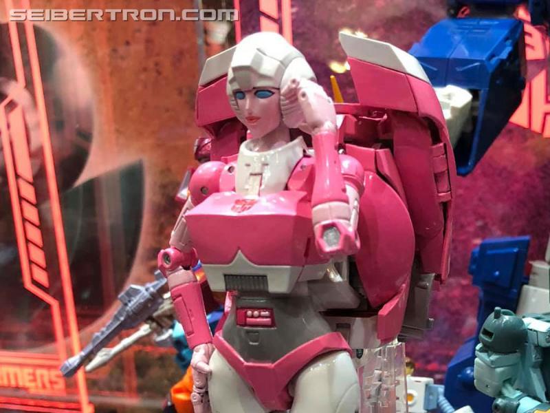 Wonderfest 2020: Masterpiece MP-50 Tigatron, MP-51 Arcee and MP-48 Lio Convoy - Transformers Event: Wonderfest 2020 031b