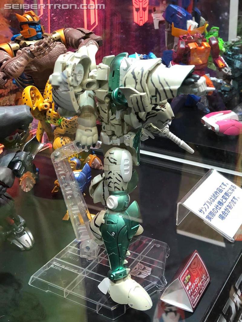 Wonderfest 2020: Masterpiece MP-50 Tigatron, MP-51 Arcee and MP-48 Lio Convoy - Transformers Event: Wonderfest 2020 032a