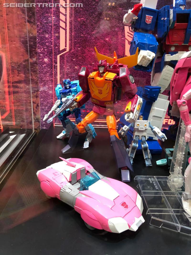 Wonderfest 2020: Masterpiece MP-50 Tigatron, MP-51 Arcee and MP-48 Lio Convoy - Transformers Event: Wonderfest 2020 037