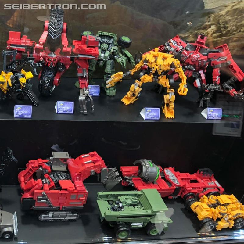 Wonderfest 2020: Studio Series featuring Devastator and the Constructicons - Transformers Event: Wonderfest 2020 015a