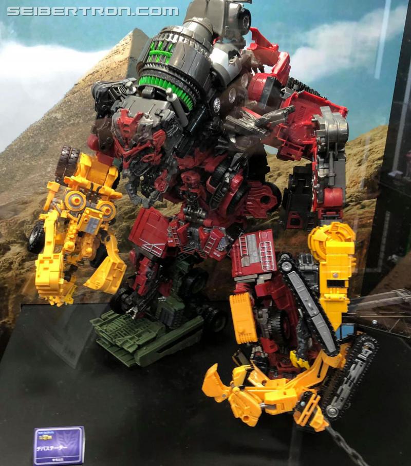 Wonderfest 2020: Studio Series featuring Devastator and the Constructicons - Transformers Event: Wonderfest 2020 024a