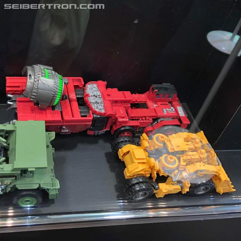Wonderfest 2020: Studio Series featuring Devastator and the Constructicons - Transformers Event: Wonderfest 2020 036a
