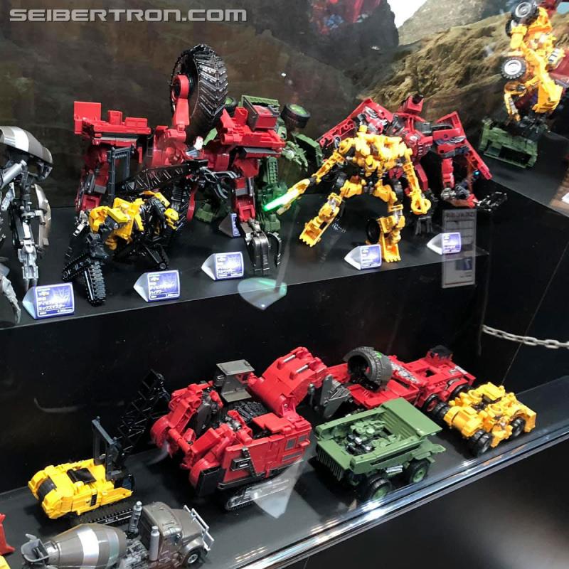 Wonderfest 2020: Studio Series featuring Devastator and the Constructicons - Transformers Event: Wonderfest 2020 055a