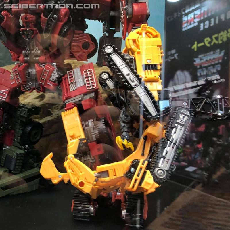 Wonderfest 2020: Studio Series featuring Devastator and the Constructicons - Transformers Event: Wonderfest 2020 057a