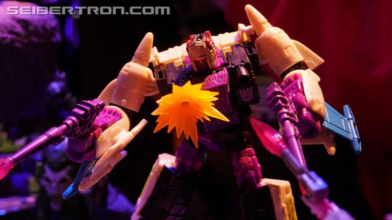 Toy Fair 2020: War for Cybertron Earthrise - Transformers Event: DSC06533