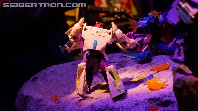 Toy Fair 2020: War for Cybertron Earthrise - Transformers Event: DSC06563