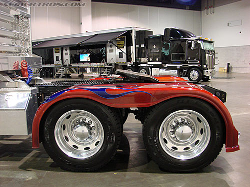 BotCon 2007: Optimus Prime Semi-Truck - Transformers Event: DSC05962