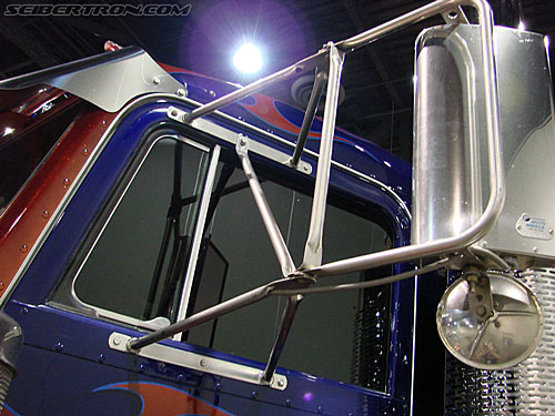 BotCon 2007: Optimus Prime Semi-Truck - Transformers Event: DSC05978