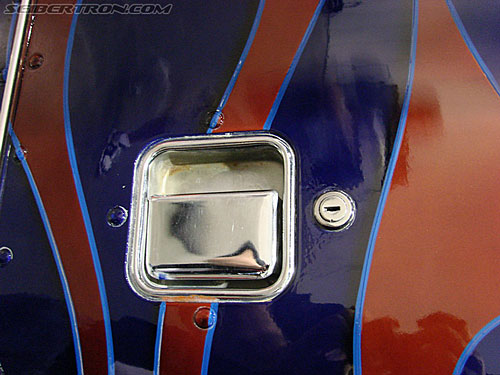 BotCon 2007: Optimus Prime Semi-Truck - Transformers Event: DSC05981