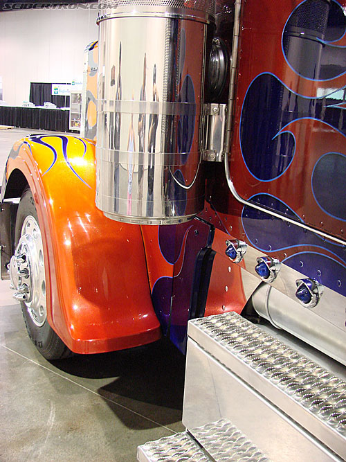 BotCon 2007: Optimus Prime Semi-Truck - Transformers Event: DSC05984