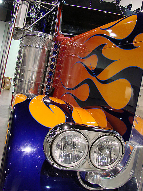 BotCon 2007: Optimus Prime Semi-Truck - Transformers Event: DSC05991