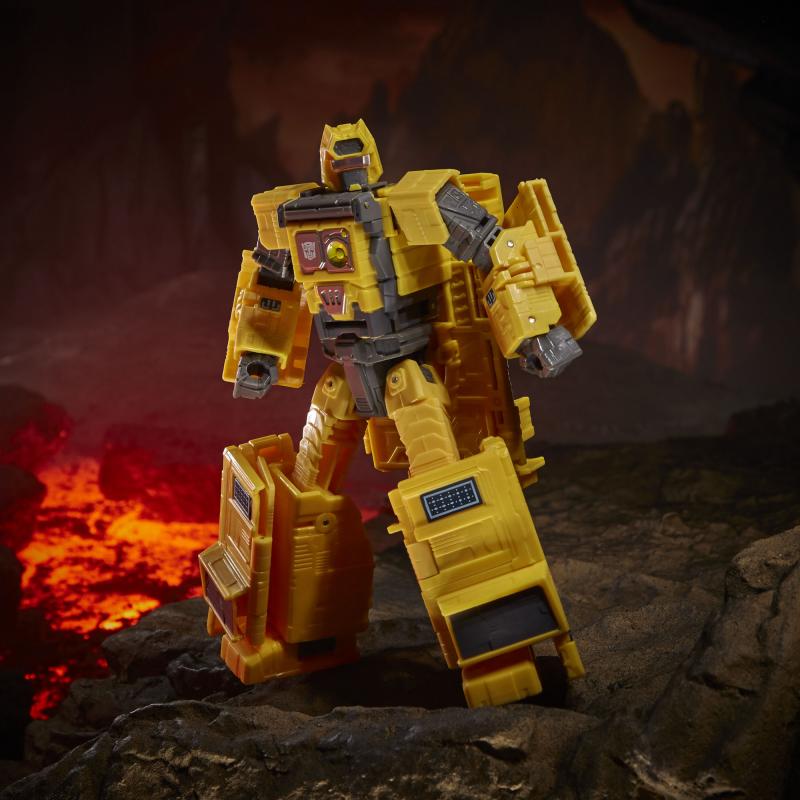 Hasbro Pulse Fan Fest 2021: Hasbro's Official Product Images - Transformers Event: F1152 Titan Class Autobot Ark 003