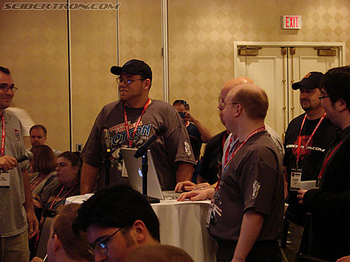 BotCon 2007: Battle of the Boards: Seibertron.com versus TFW2005.com - Transformers Event: DSC06433
