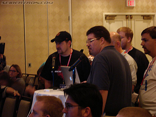 BotCon 2007: Battle of the Boards: Seibertron.com versus TFW2005.com - Transformers Event: DSC06436