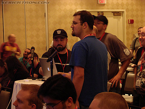 BotCon 2007: Battle of the Boards: Seibertron.com versus TFW2005.com - Transformers Event: DSC06438