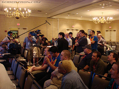 BotCon 2007: Battle of the Boards: Seibertron.com versus TFW2005.com - Transformers Event: DSC06446