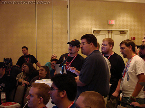 BotCon 2007: Battle of the Boards: Seibertron.com versus TFW2005.com - Transformers Event: DSC06447
