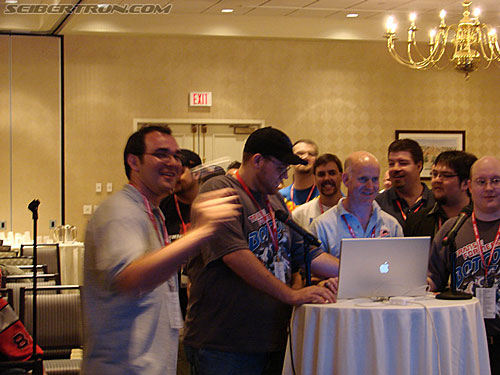 BotCon 2007: Battle of the Boards: Seibertron.com versus TFW2005.com - Transformers Event: DSC06461