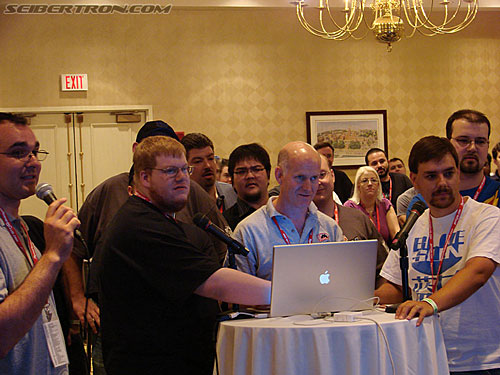 BotCon 2007: Battle of the Boards: Seibertron.com versus TFW2005.com - Transformers Event: DSC06463