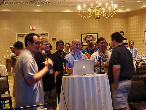 BotCon 2007: Battle of the Boards: Seibertron.com versus TFW2005.com - Transformers Event: DSC06465