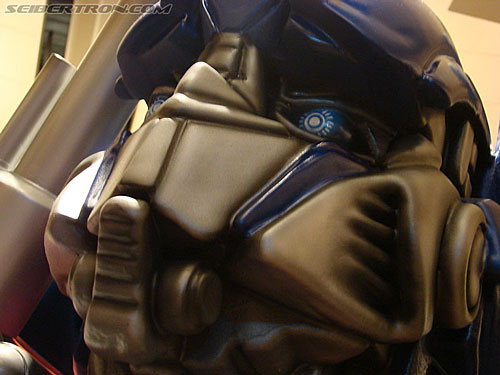BotCon 2007: Movie Optimus Prime Statue - Transformers Event: DSC06858