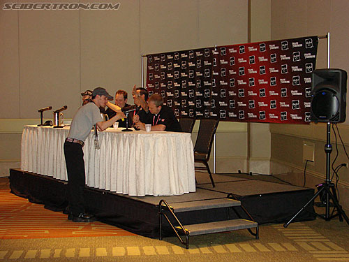 BotCon 2007: Panels - Transformers Event: DSC06817