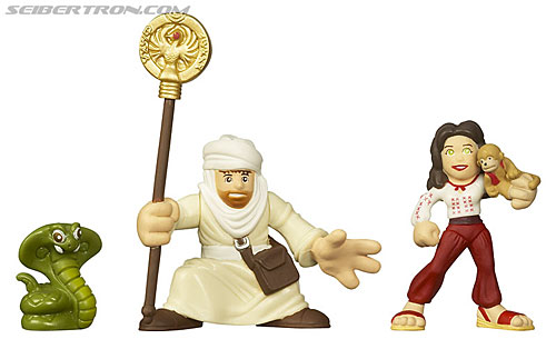 Toy Fair 2008: Indiana Jones - Transformers Event: Adventure-Heroes-IJ-v-Mario