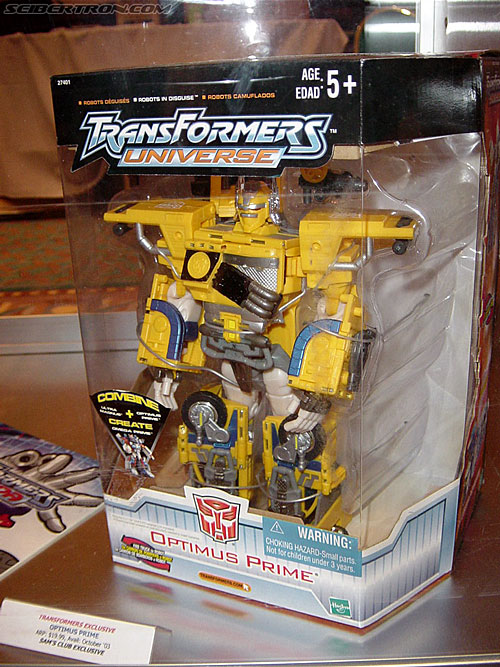 OTFCC 2003: Hasbro's Display - Transformers Event: Otfcc-2003-hasbro033