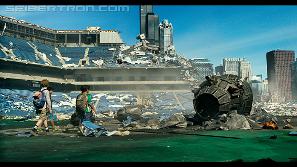 last-knight-trailer-170412-0435.jpg
