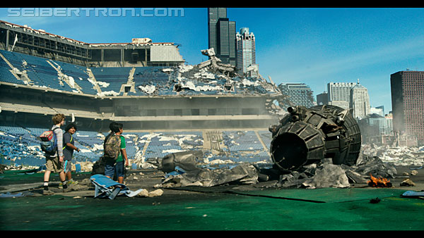last-knight-trailer-170412-0440.jpg