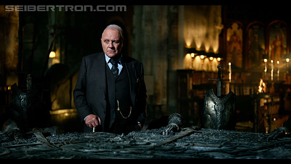 last-knight-trailer-170412-0457.jpg