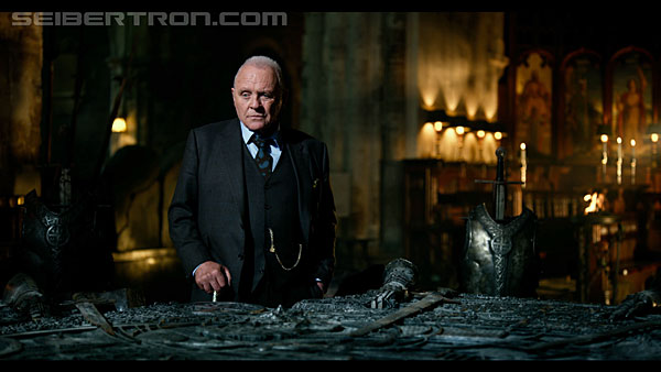 last-knight-trailer-170412-0458.jpg