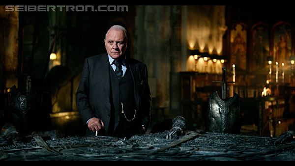 last-knight-trailer-170412-0459.jpg