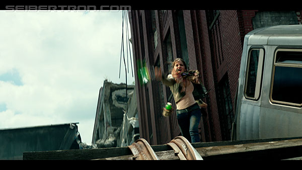 last-knight-trailer-170412-0464.jpg