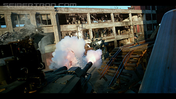 last-knight-trailer-170412-0468.jpg