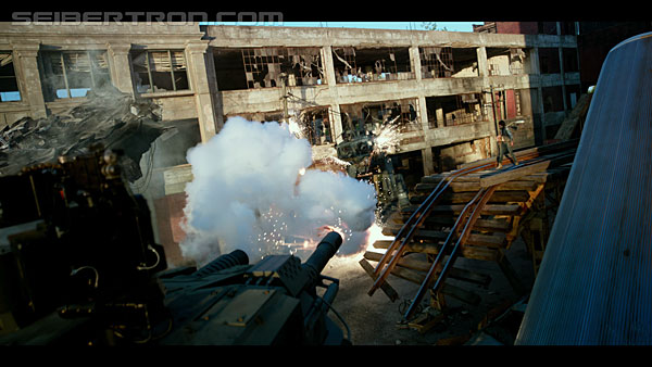 last-knight-trailer-170412-0470.jpg
