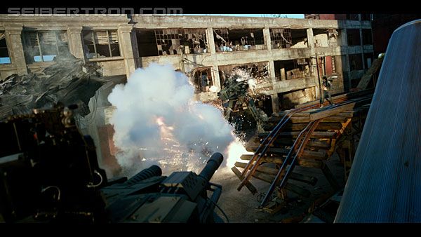 last-knight-trailer-170412-0472.jpg