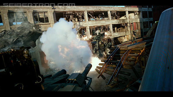 last-knight-trailer-170412-0475.jpg