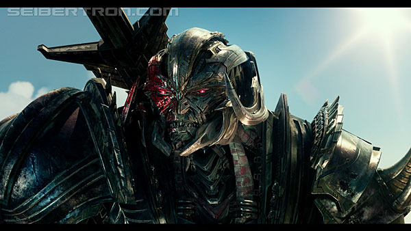 last-knight-trailer-170412-0492.jpg