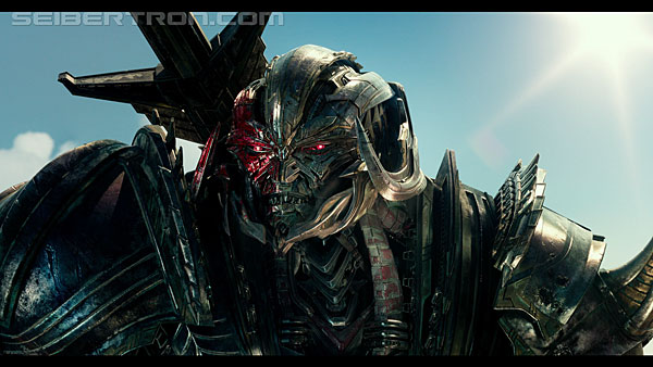 last-knight-trailer-170412-0494.jpg